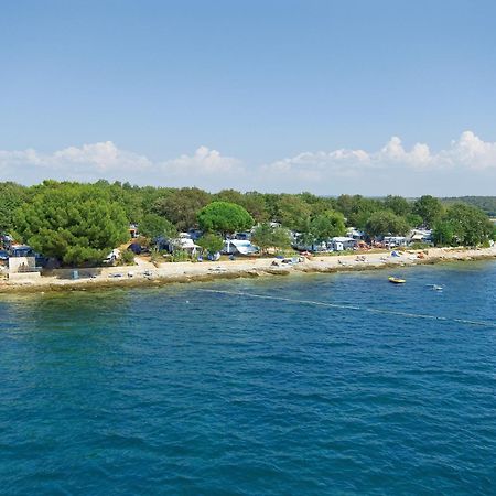 Eco Glamping- Fkk Nudist Camping Solaris Porec Exterior photo