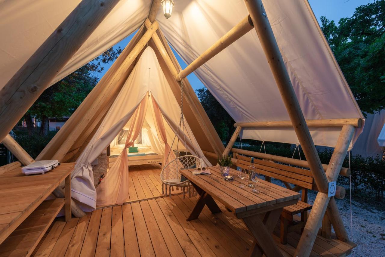 Eco Glamping- Fkk Nudist Camping Solaris Porec Exterior photo